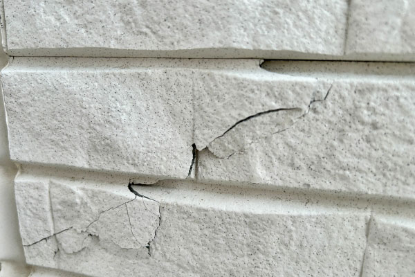 外壁のひび割れ