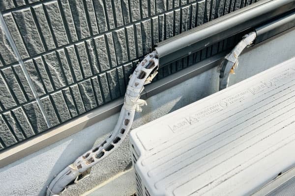 室外機のホース巻き直し