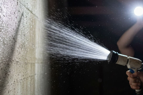 「二人一組」の徹底した無料散水調査