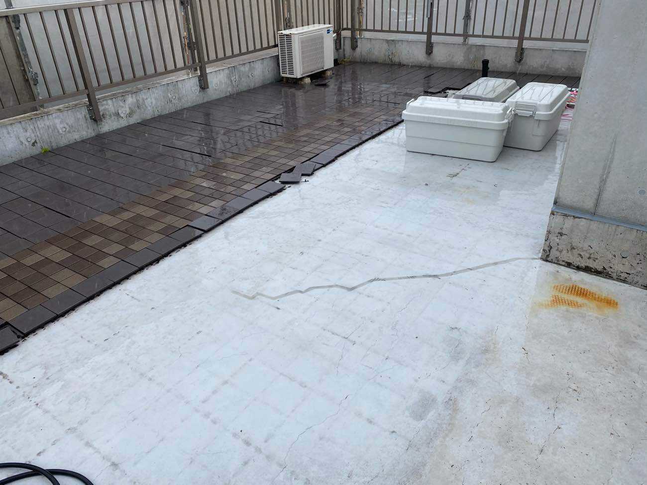 名古屋市天白区にて雨漏り修理〈戸建て屋上のウレタン塗膜防水〉 施工前