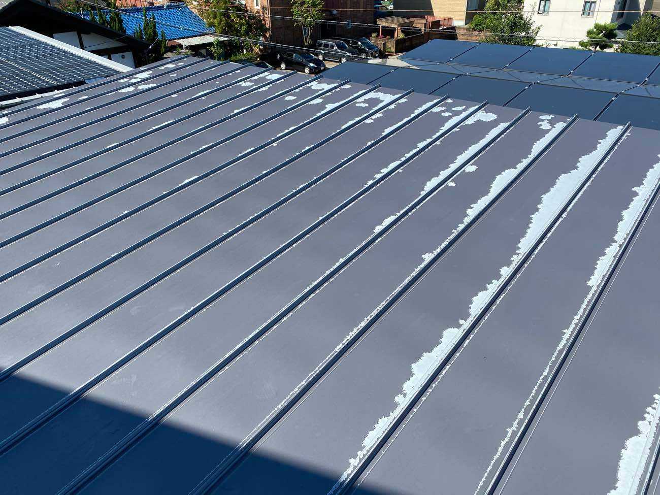 名古屋市にて雨漏り予防の屋根塗装工事 施工前2