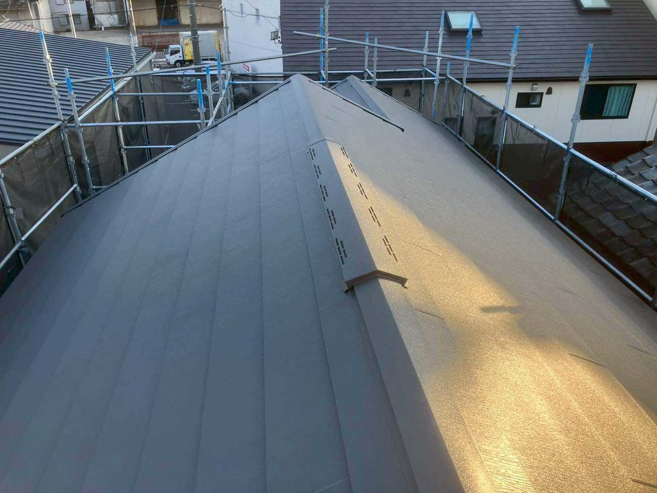 名古屋市にて雨漏り修理〈スレート屋根からスーパーガルテクトへのカバー工法〉 施工後2